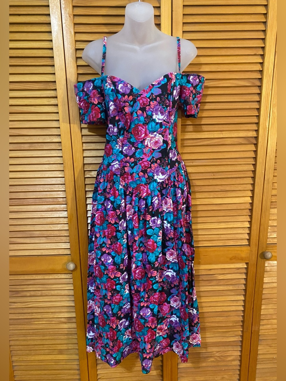 Vintage Brittany Nicole: Floral dress with boning in corset– 100% cotton
